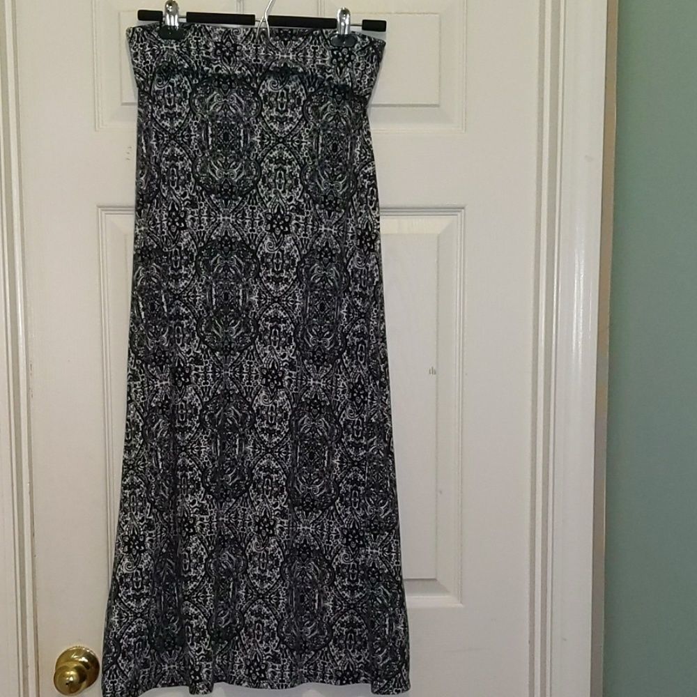 Brat Star black  and white print maxi skirt Sz M